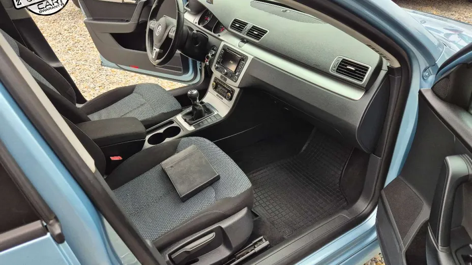 VOLKSWAGEN Passat -