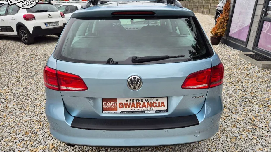 VOLKSWAGEN Passat -
