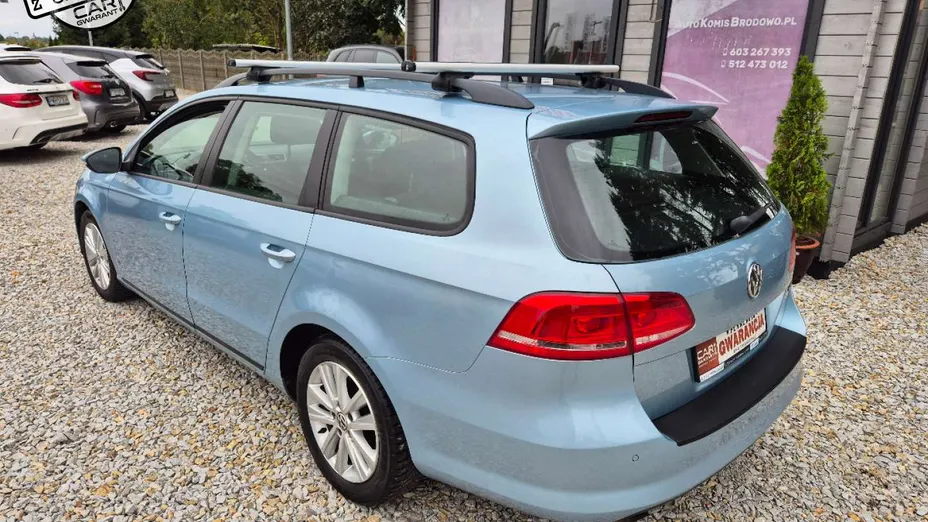 VOLKSWAGEN Passat -