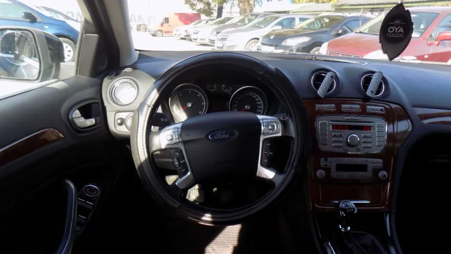 FORD Mondeo -