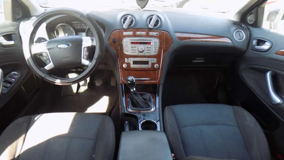 FORD Mondeo -