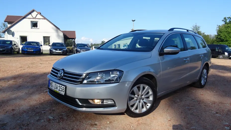 VOLKSWAGEN Passat -