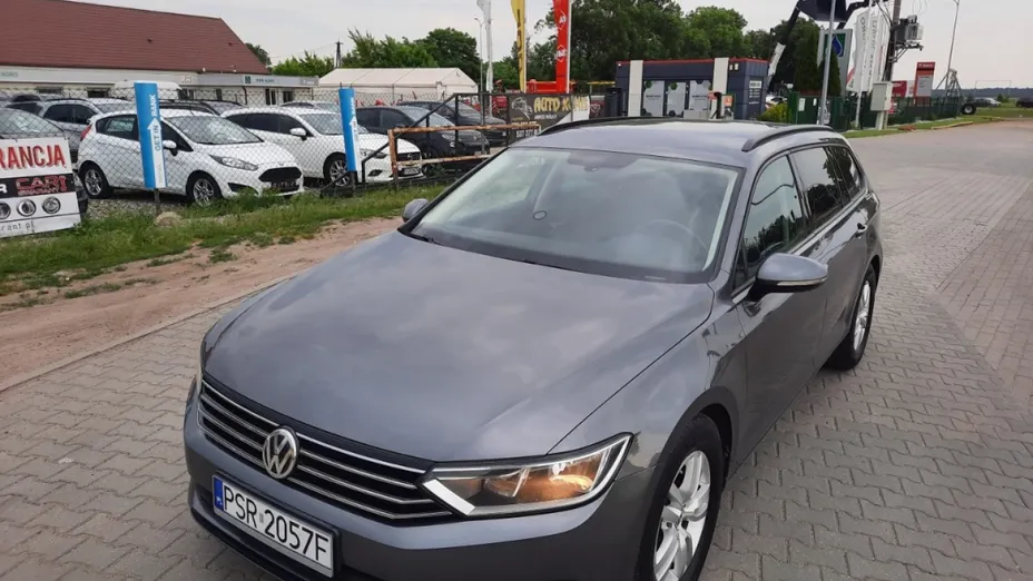 VOLKSWAGEN Passat -