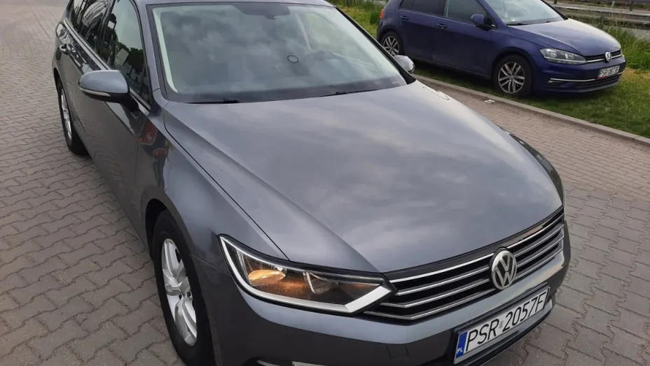 VOLKSWAGEN Passat -