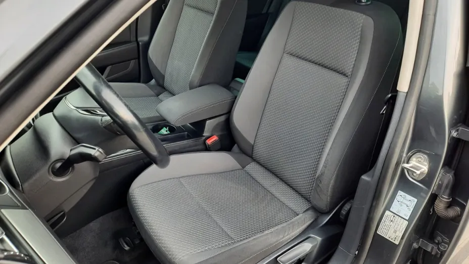 VOLKSWAGEN Passat -