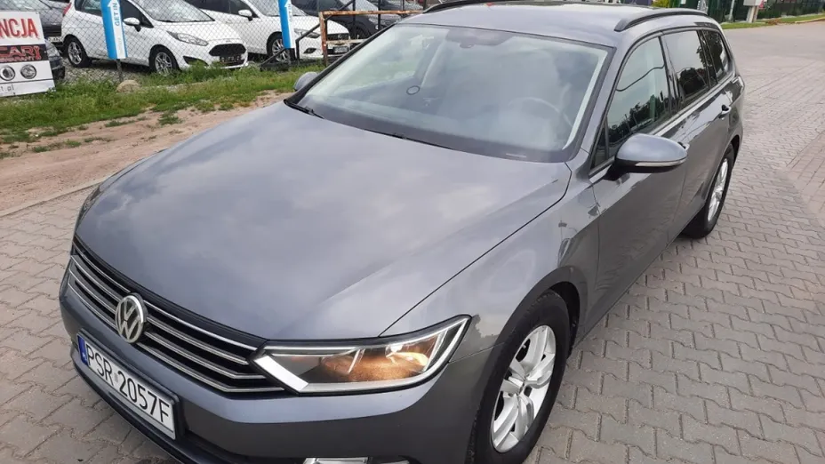 VOLKSWAGEN Passat -