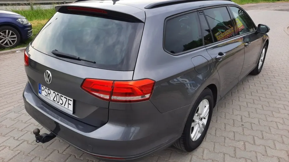 VOLKSWAGEN Passat -