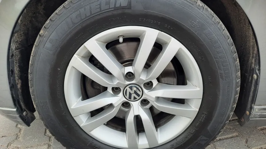 VOLKSWAGEN Passat -