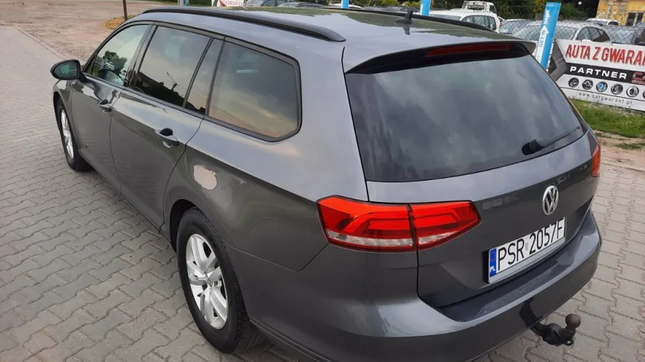 VOLKSWAGEN Passat -