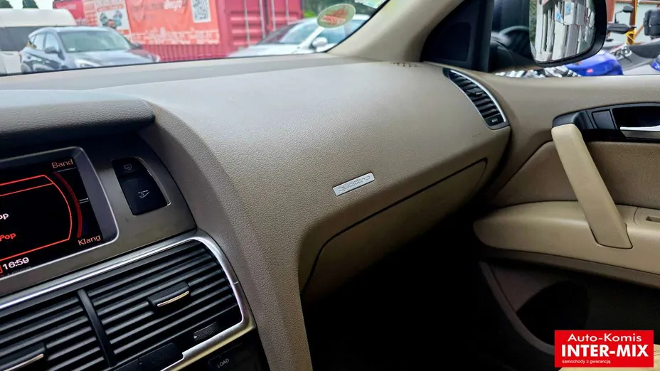 AUDI Q7 -