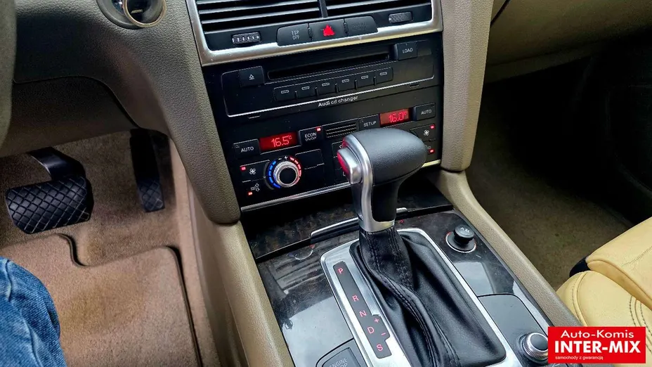 AUDI Q7 -