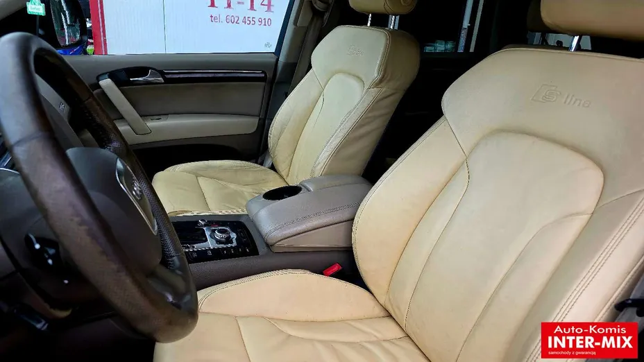 AUDI Q7 -