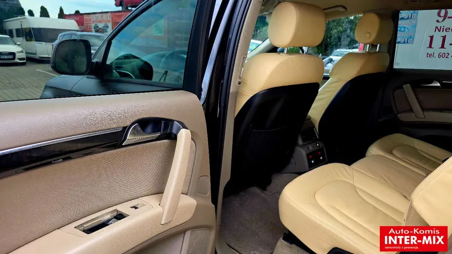 AUDI Q7 -