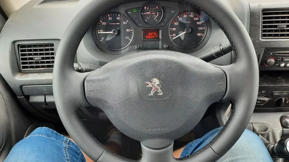 PEUGEOT Expert -
