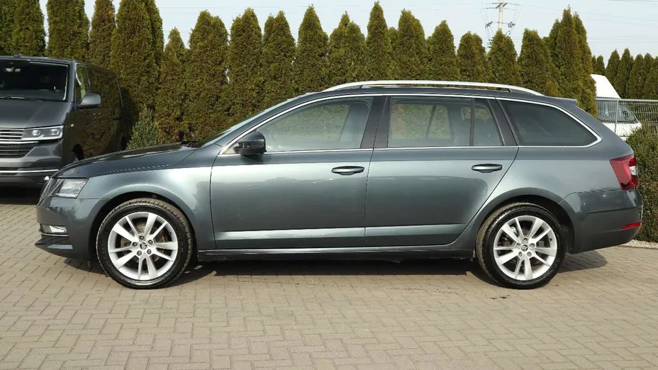 SKODA Octavia -