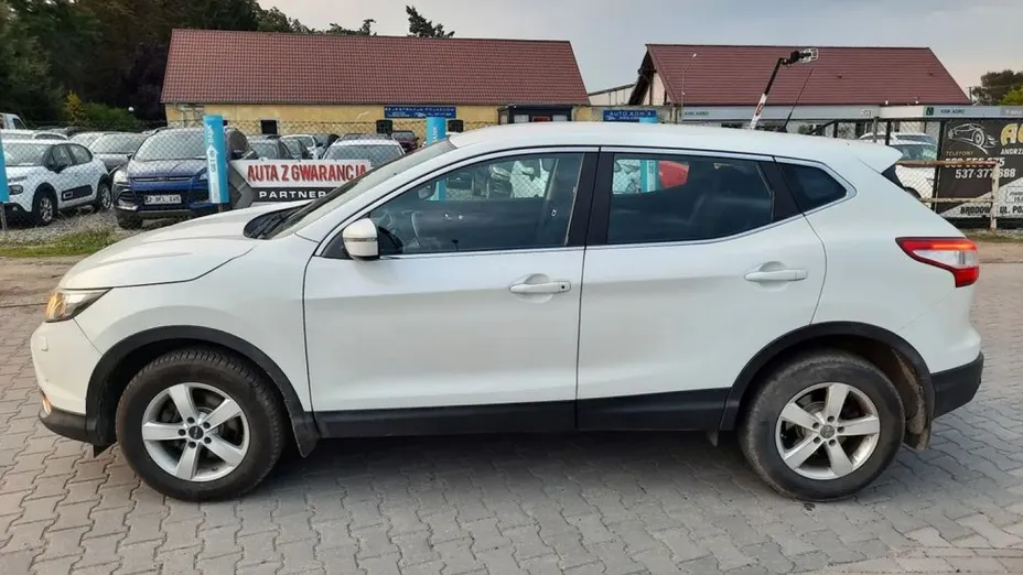 NISSAN Qashqai -