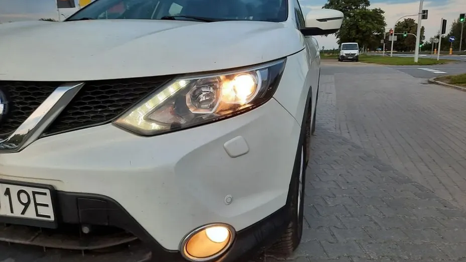 NISSAN Qashqai -