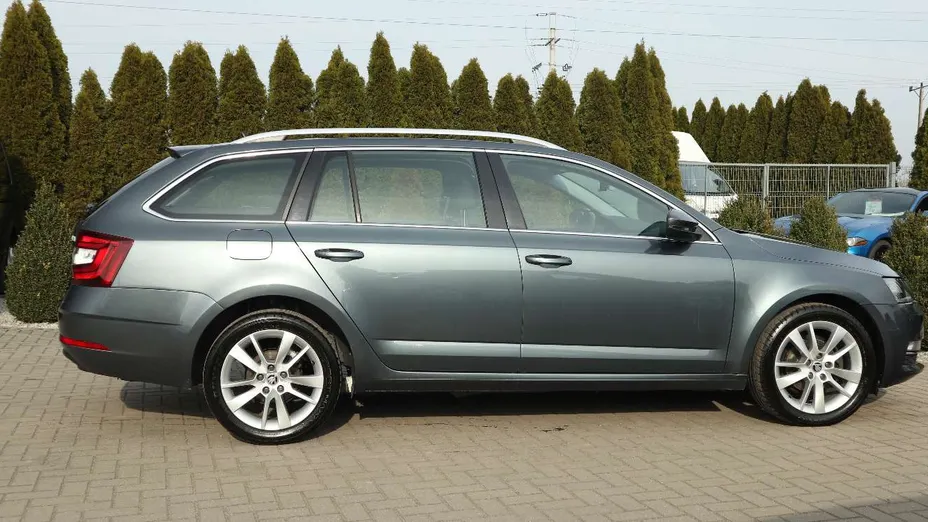 SKODA Octavia -