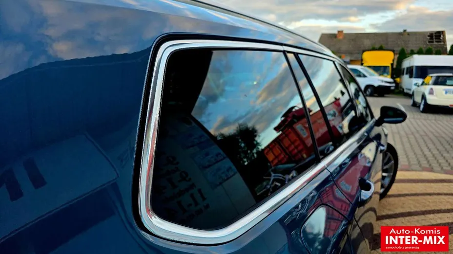 VOLKSWAGEN Passat -