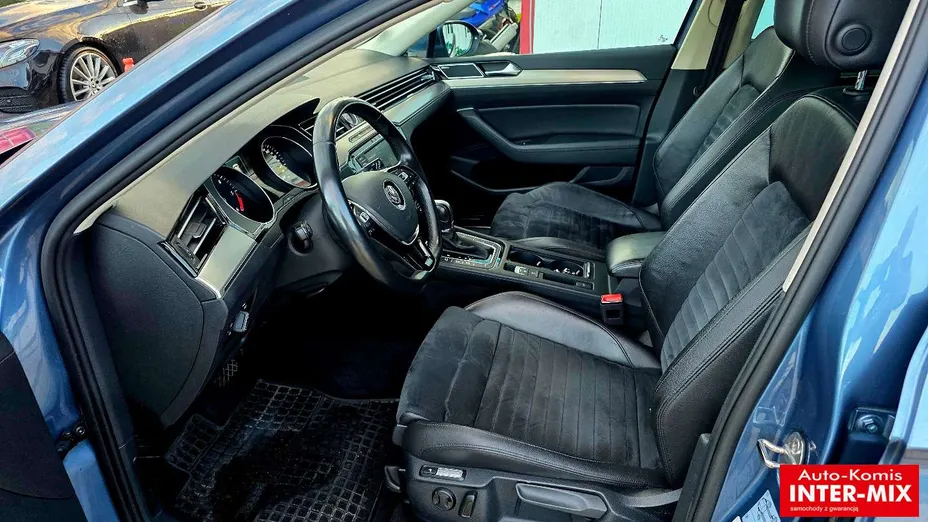 VOLKSWAGEN Passat -