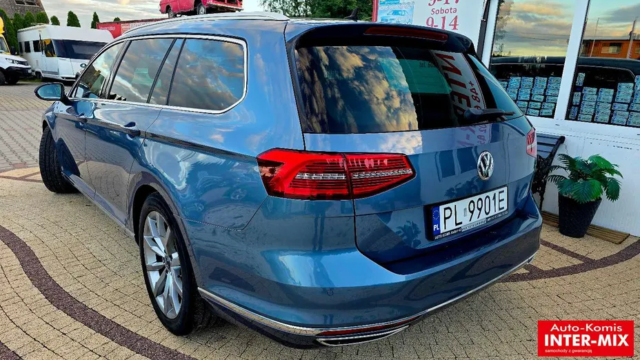 VOLKSWAGEN Passat -
