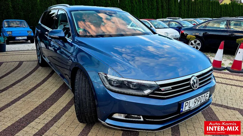 VOLKSWAGEN Passat -