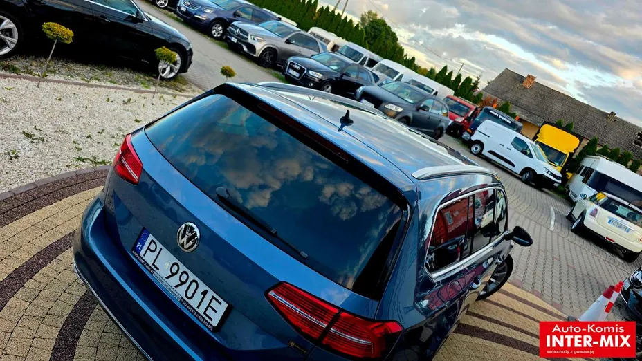 VOLKSWAGEN Passat -