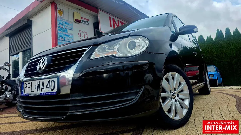 VOLKSWAGEN Touran -