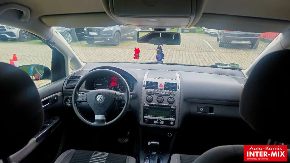 VOLKSWAGEN Touran -