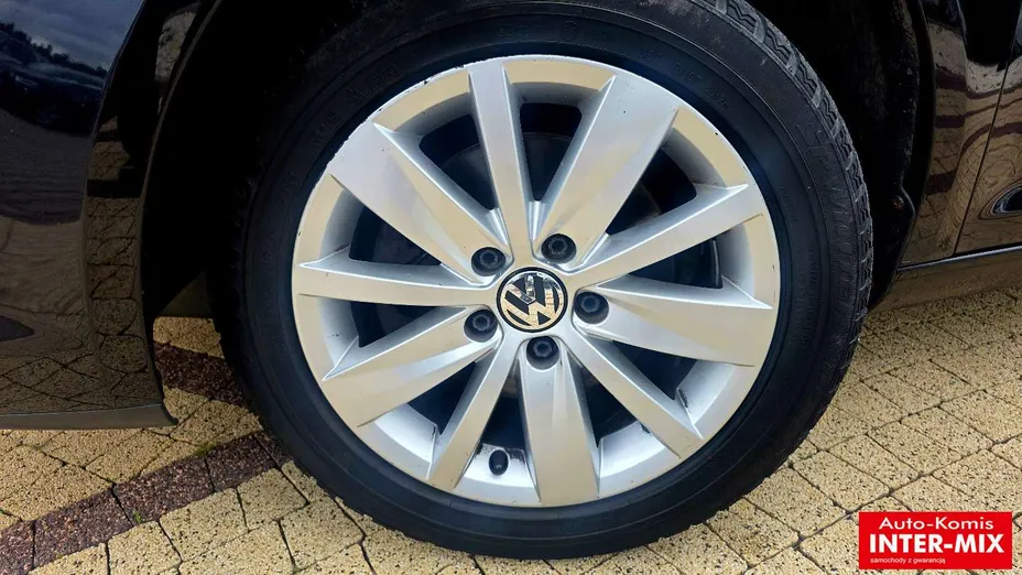 VOLKSWAGEN Touran -