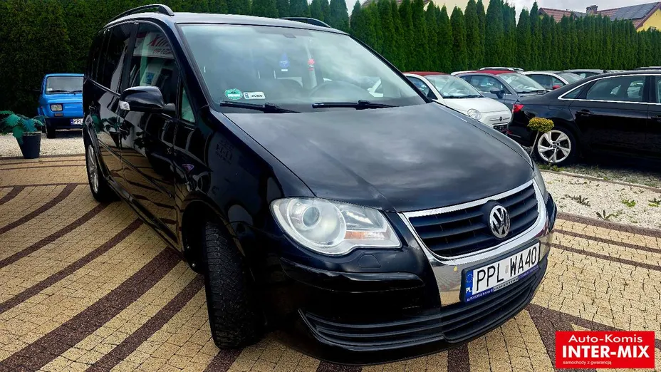 VOLKSWAGEN Touran -