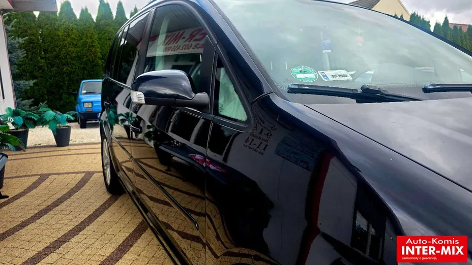 VOLKSWAGEN Touran -