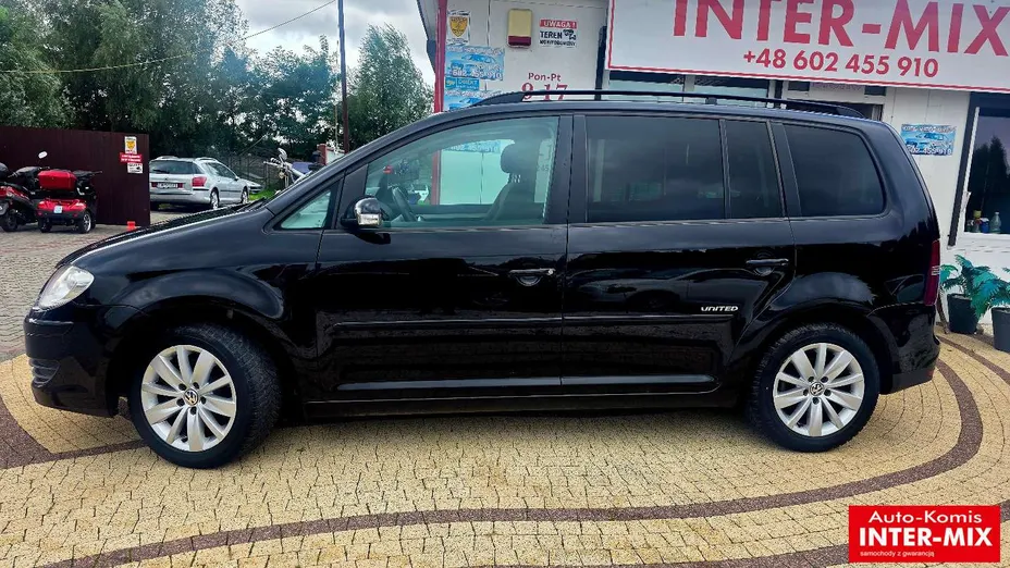 VOLKSWAGEN Touran -