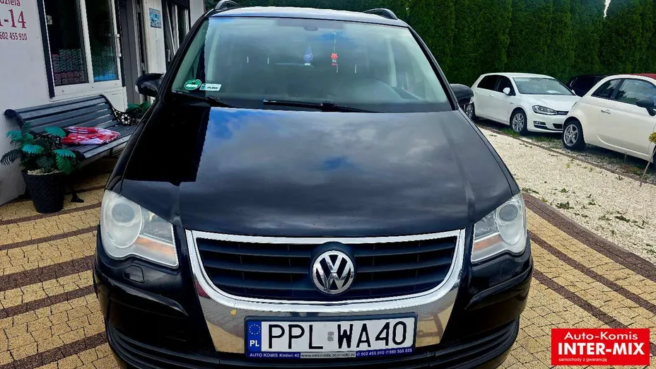 VOLKSWAGEN Touran -