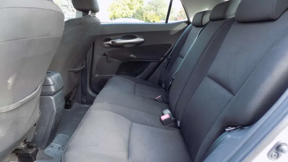 TOYOTA Auris -