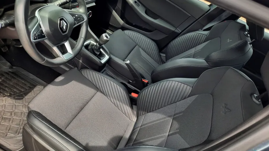 RENAULT Clio -
