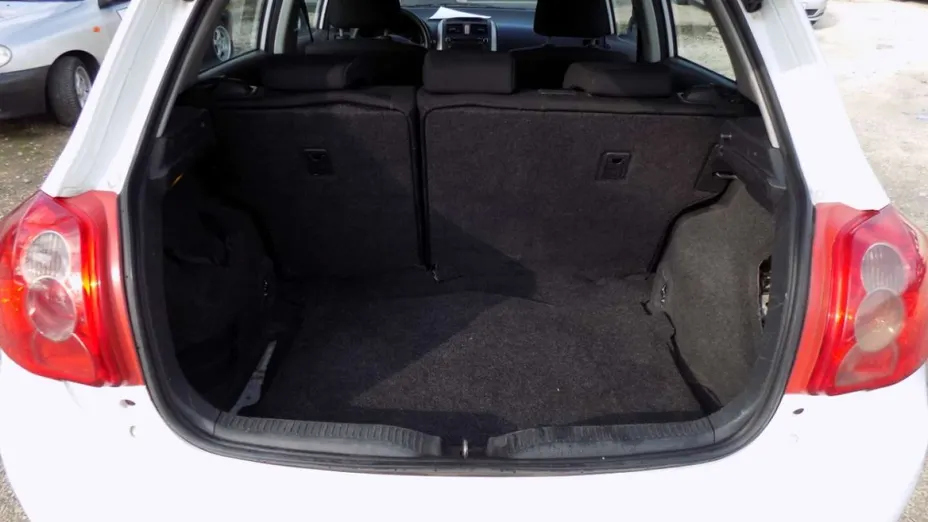 TOYOTA Auris -