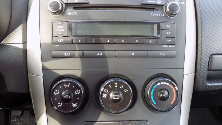 TOYOTA Auris -