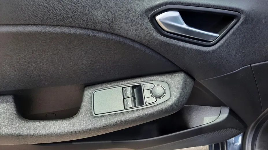 RENAULT Clio -