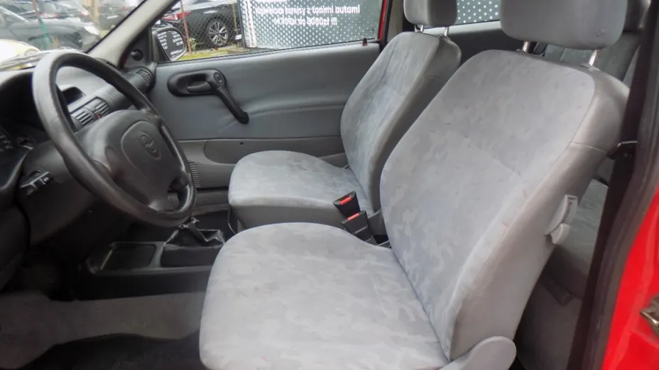OPEL Corsa -