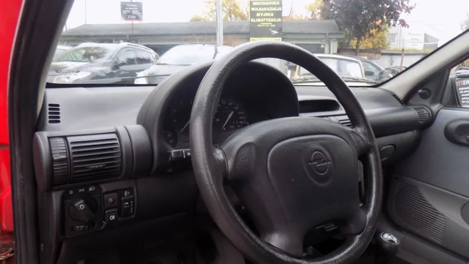 OPEL Corsa -