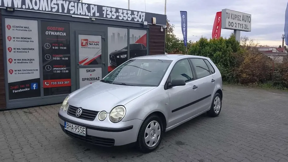 VOLKSWAGEN Polo -