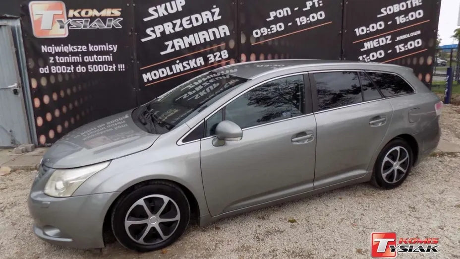 TOYOTA Avensis -