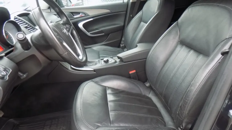 OPEL Insignia -