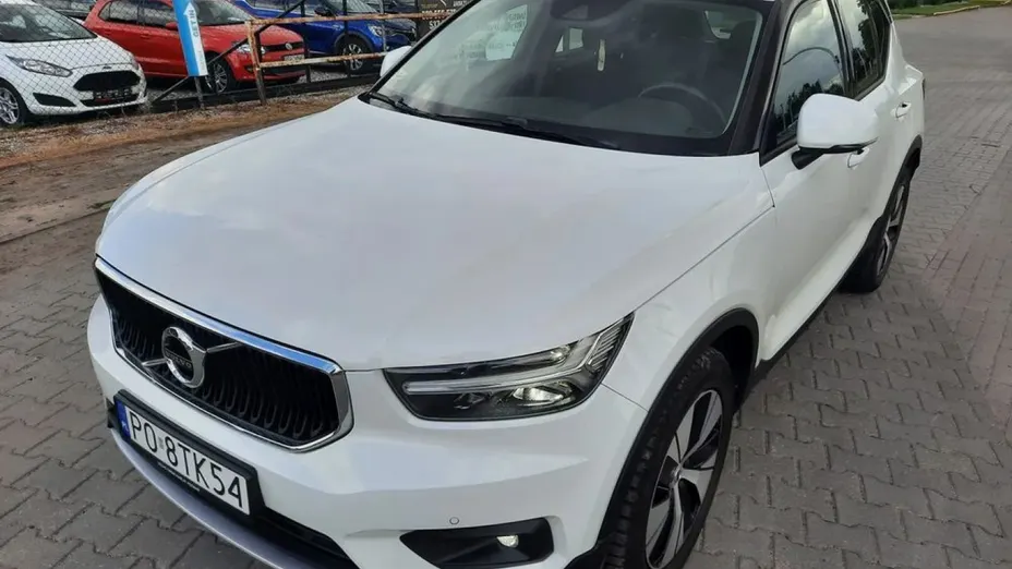 VOLVO XC40 -
