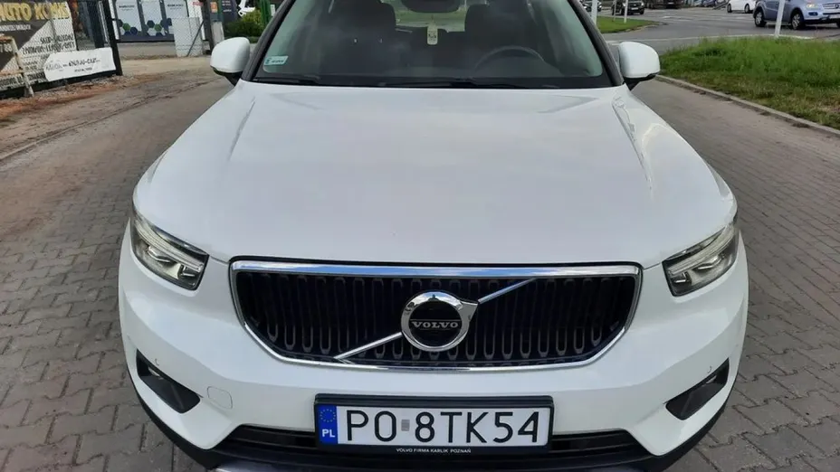 VOLVO XC40 -