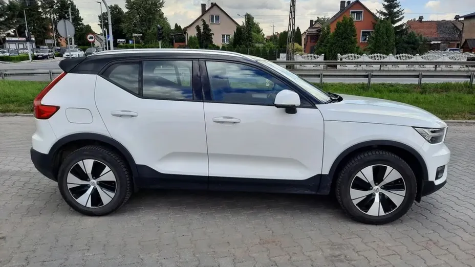 VOLVO XC40 -