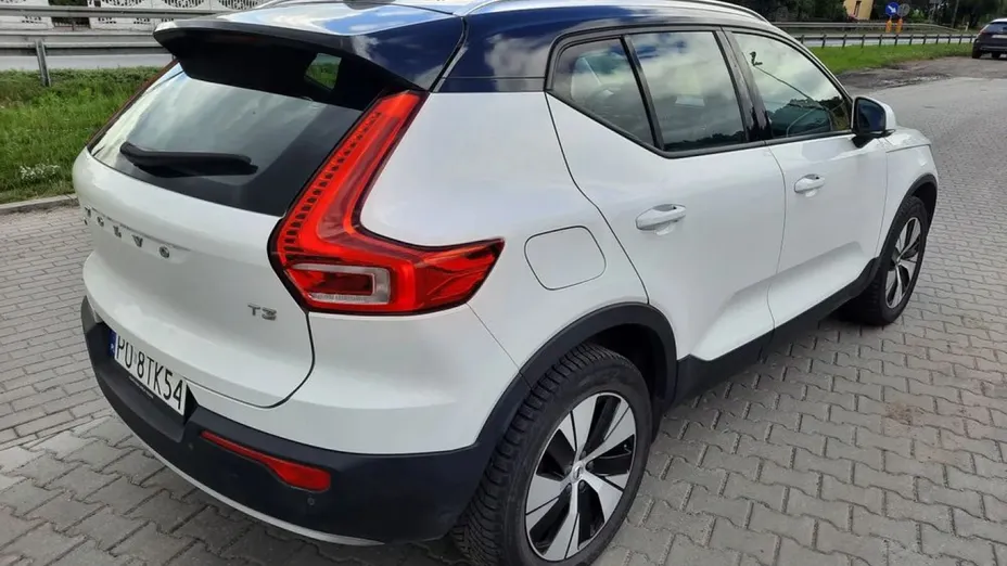 VOLVO XC40 -