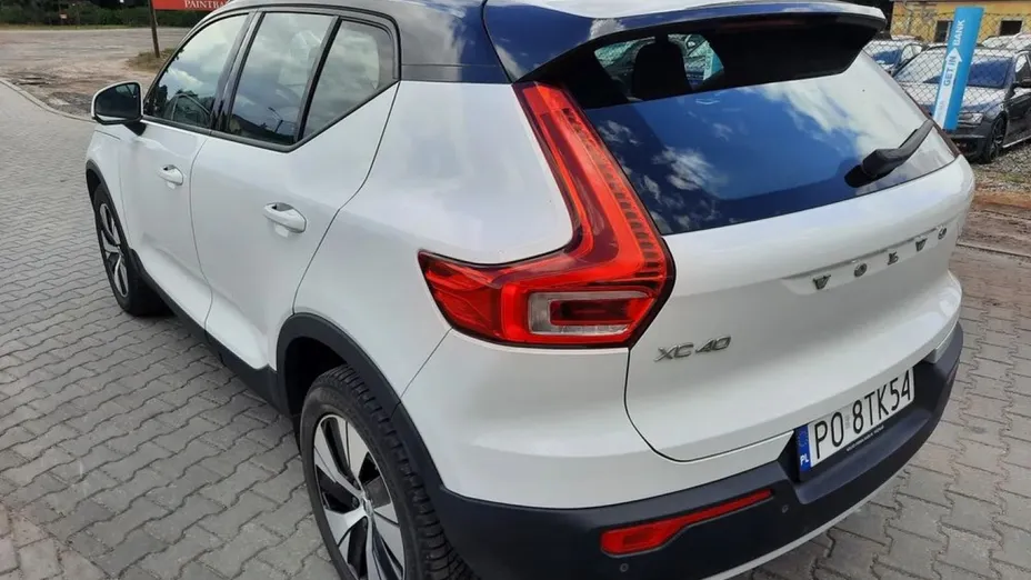VOLVO XC40 -