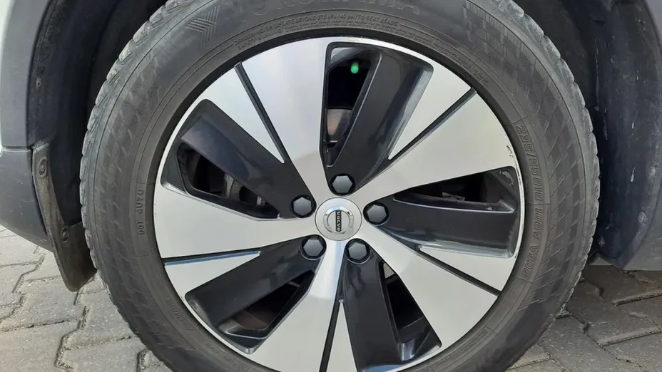 VOLVO XC40 -